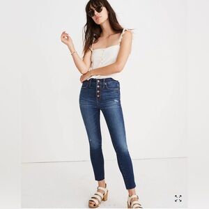 Madewell 10" High-Rise Skinny Crop Jeans in Rosecliff Wash: Button-Front Edition